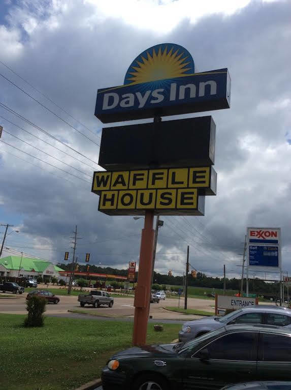 Days Inn By Wyndham Senatobia Exterior photo